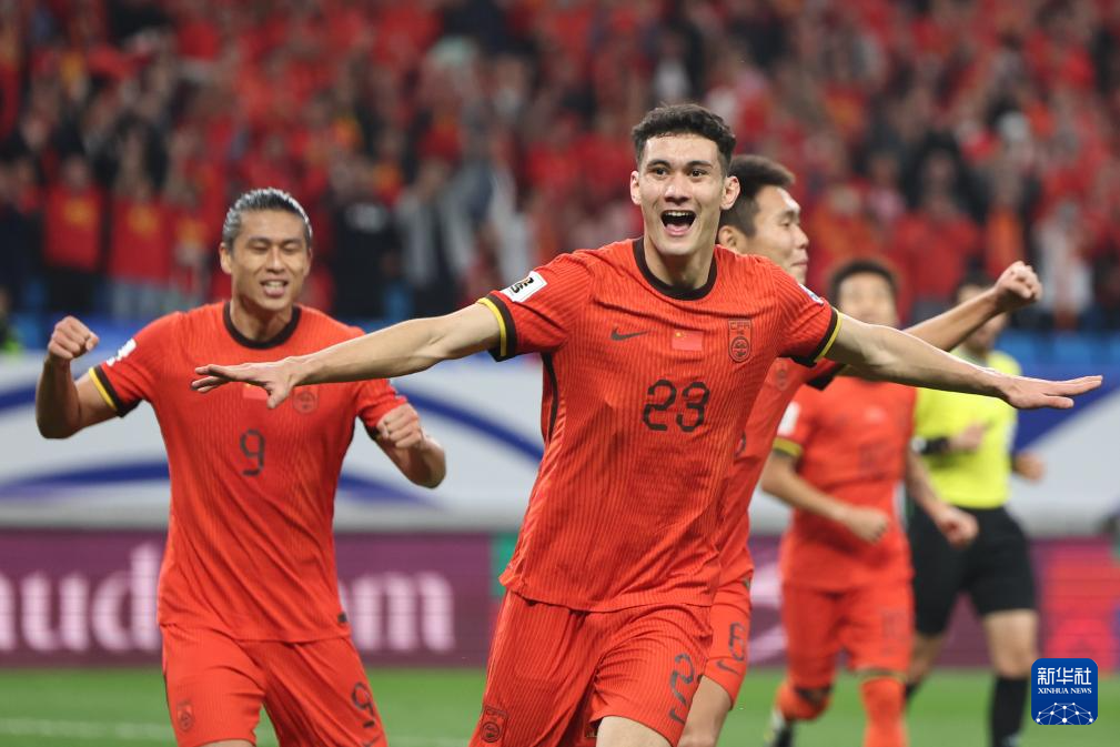 开云下载-印度队翻盘泰国队，黄鸭组合惊艳四座