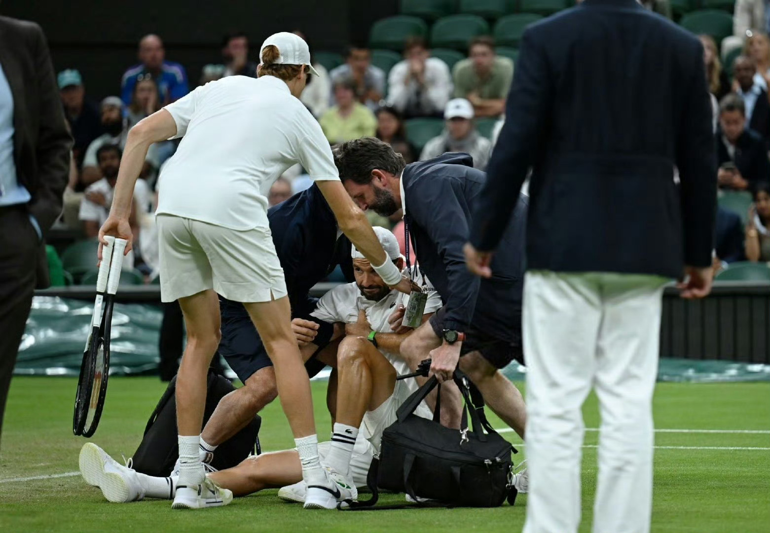 开云体育app-蒙特卡洛大师赛险胜年终总决赛，辛纳扛起全队